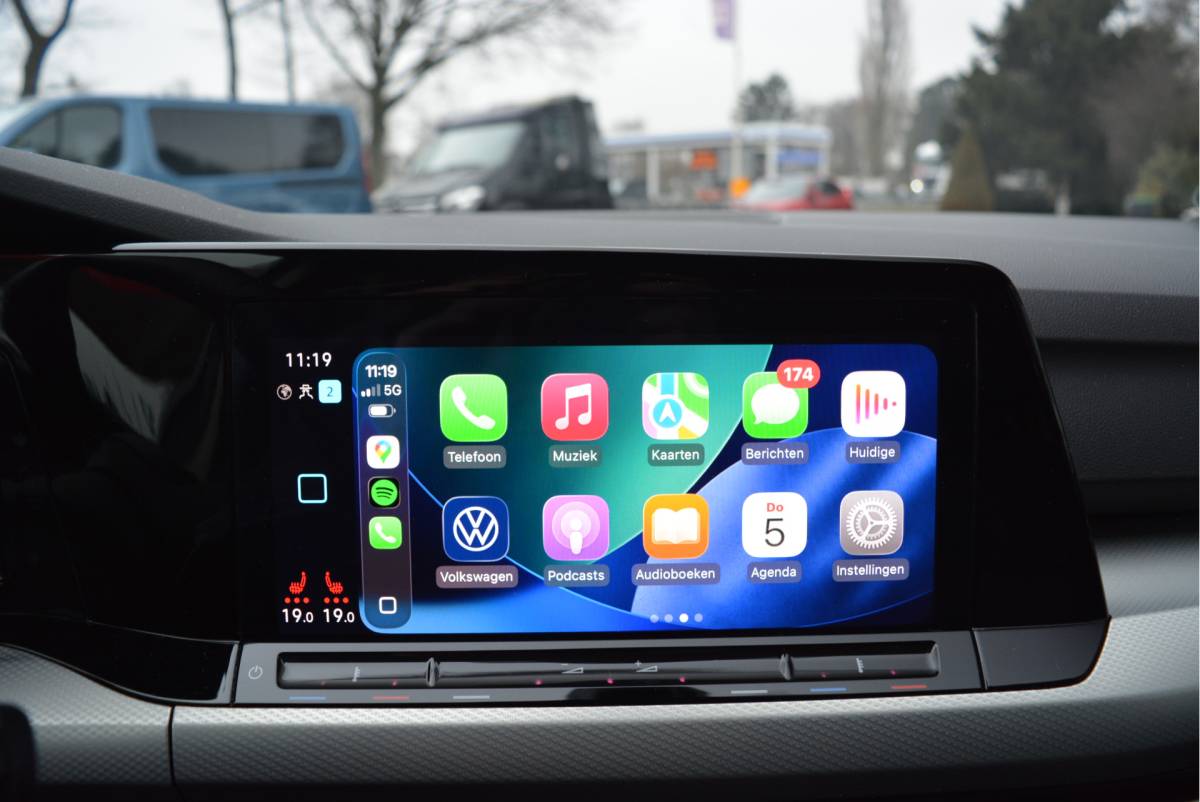 Volkswagen Golf Volkswagen Golf 1.5 TSI 150PK Move Executive | LED | StoelVW | Navi | CarPlay |