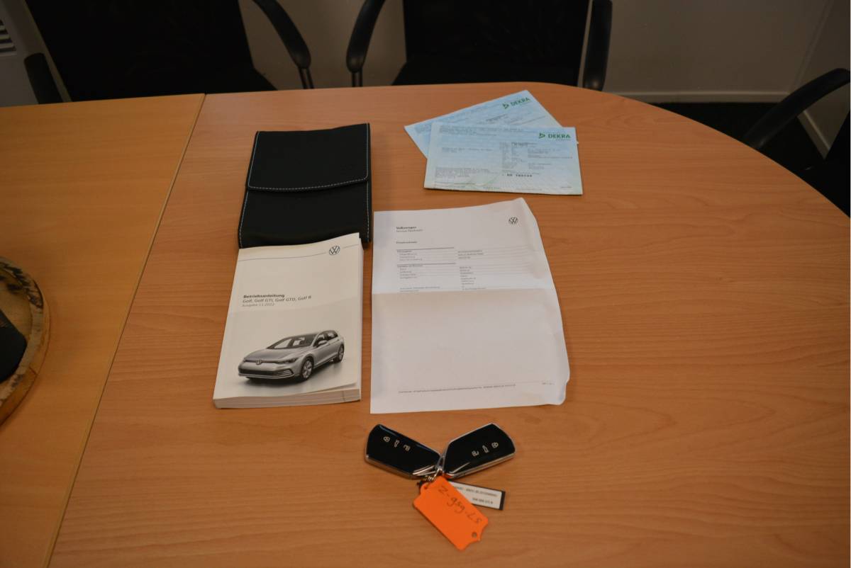 Volkswagen Golf Volkswagen Golf 1.5 TSI 150PK Move Executive | LED | StoelVW | Navi | CarPlay |