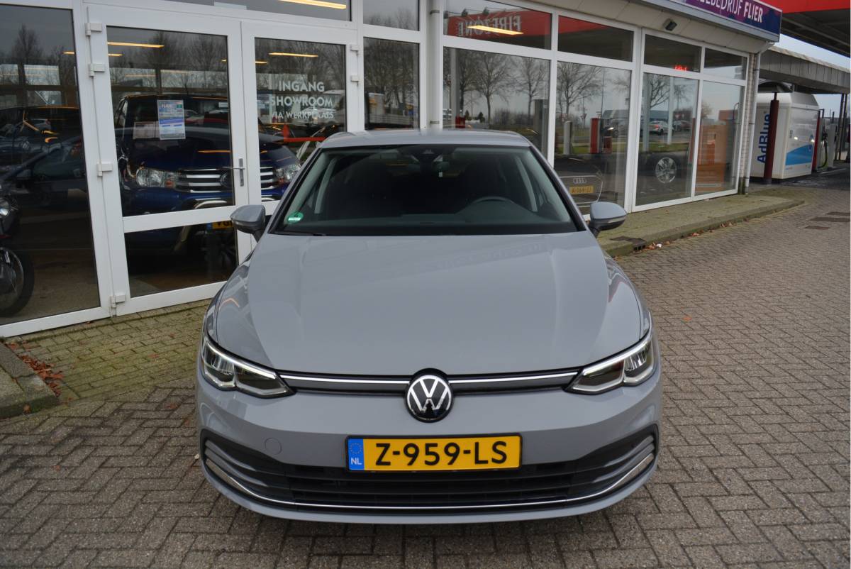 Volkswagen Golf Volkswagen Golf 1.5 TSI 150PK Move Executive | LED | StoelVW | Navi | CarPlay |