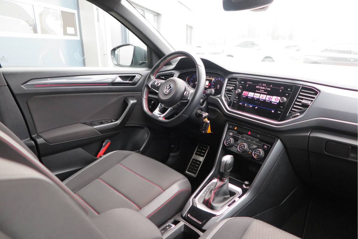 Volkswagen T-Roc Volkswagen T-Roc 1.5 TSI 150pk DSG  Business R-Line Sport Led, Camera , PDC , Virtual cockpit, Navi , Carplay, DAB+ Electr. achterklep