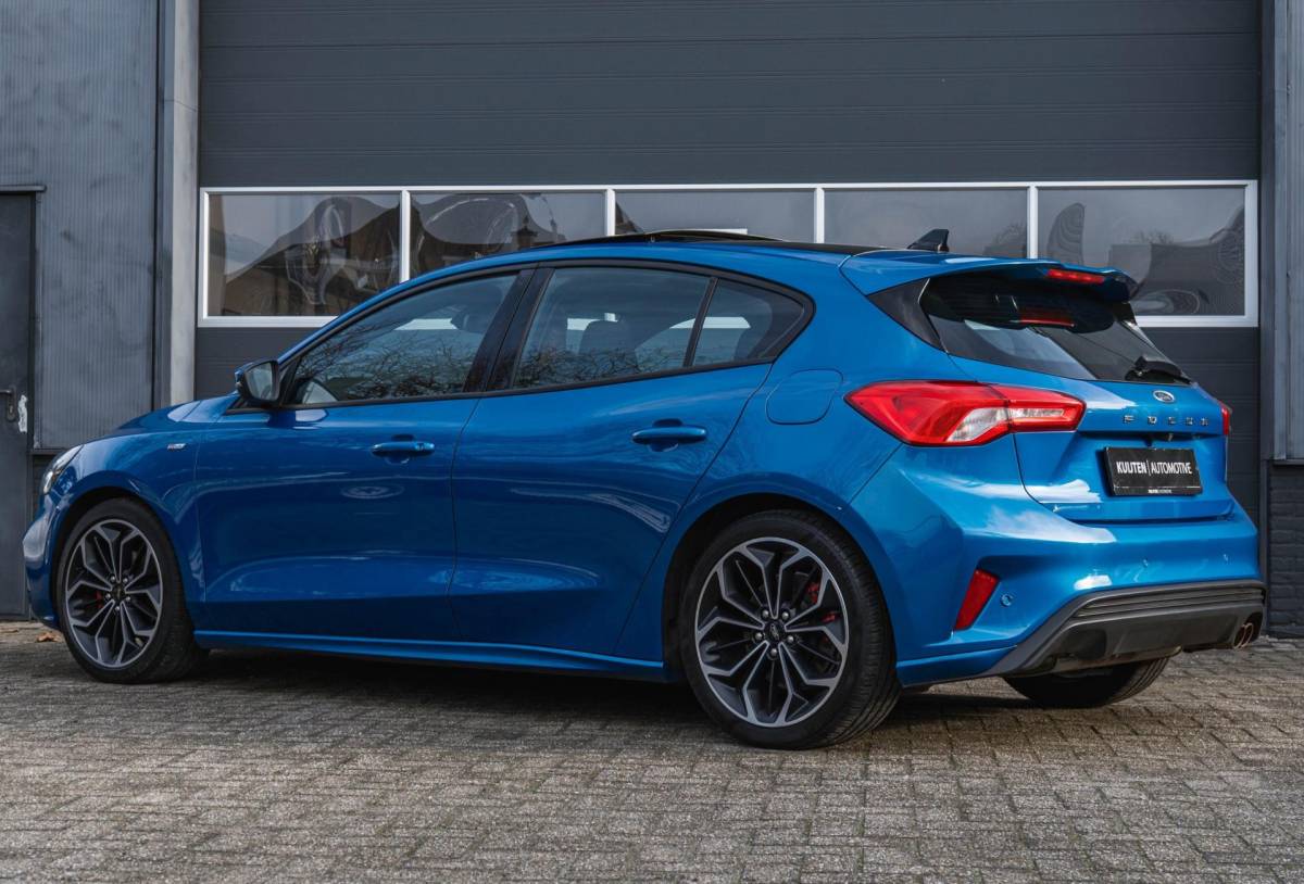Ford Focus Ford FOCUS 1.5 EcoBoost ST Line X / Automaat / Pano / Winter pack!