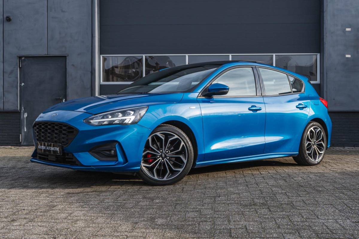 Ford Focus Ford FOCUS 1.5 EcoBoost ST Line X / Automaat / Pano / Winter pack!