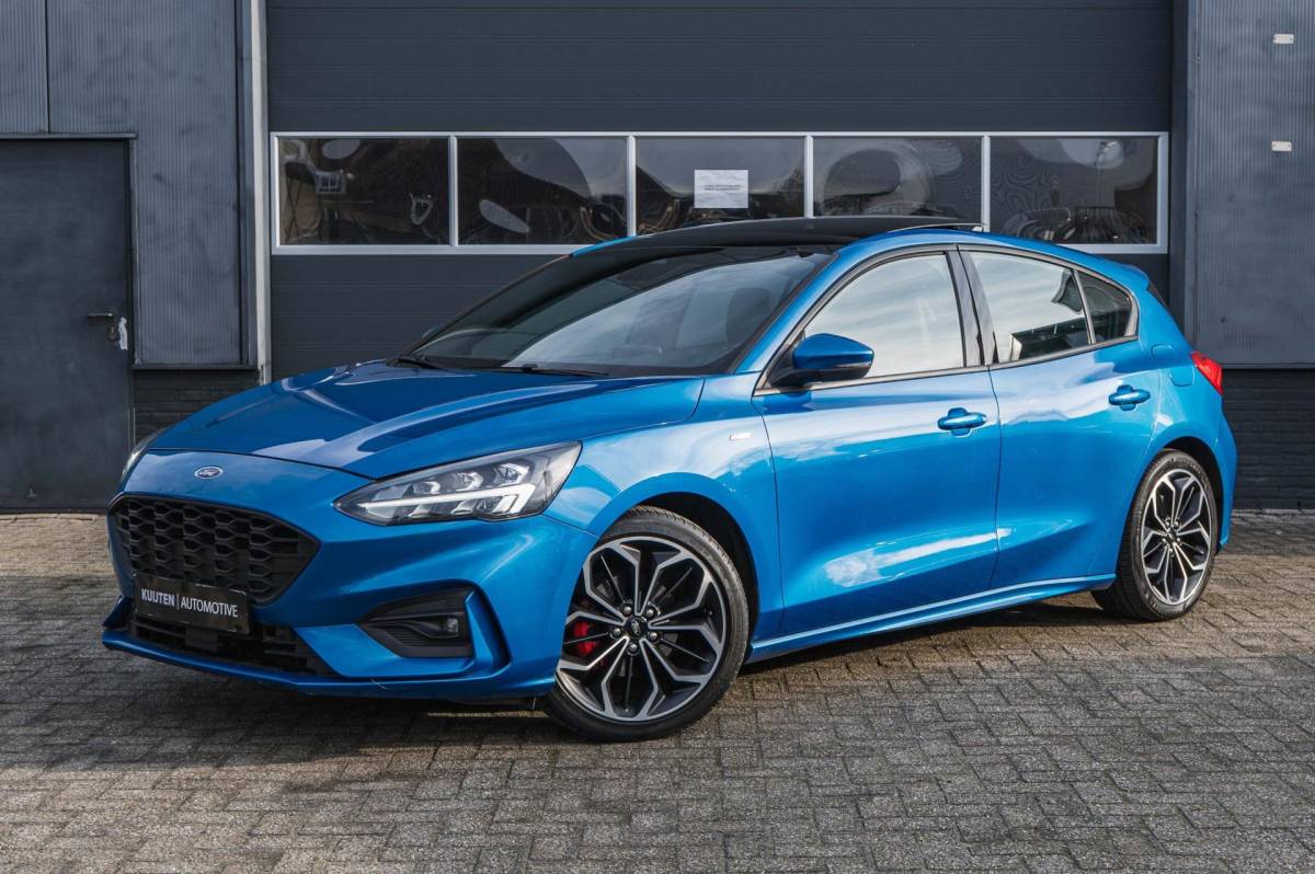 Ford Focus Ford FOCUS 1.5 EcoBoost ST Line X / Automaat / Pano / Winter pack!