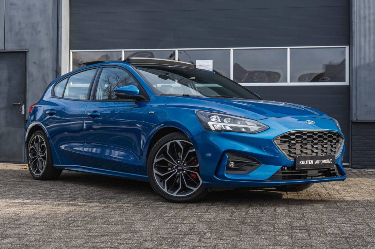 Ford Focus Ford FOCUS 1.5 EcoBoost ST Line X / Automaat / Pano / Winter pack!
