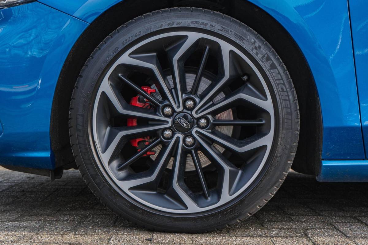 Ford Focus Ford FOCUS 1.5 EcoBoost ST Line X / Automaat / Pano / Winter pack!