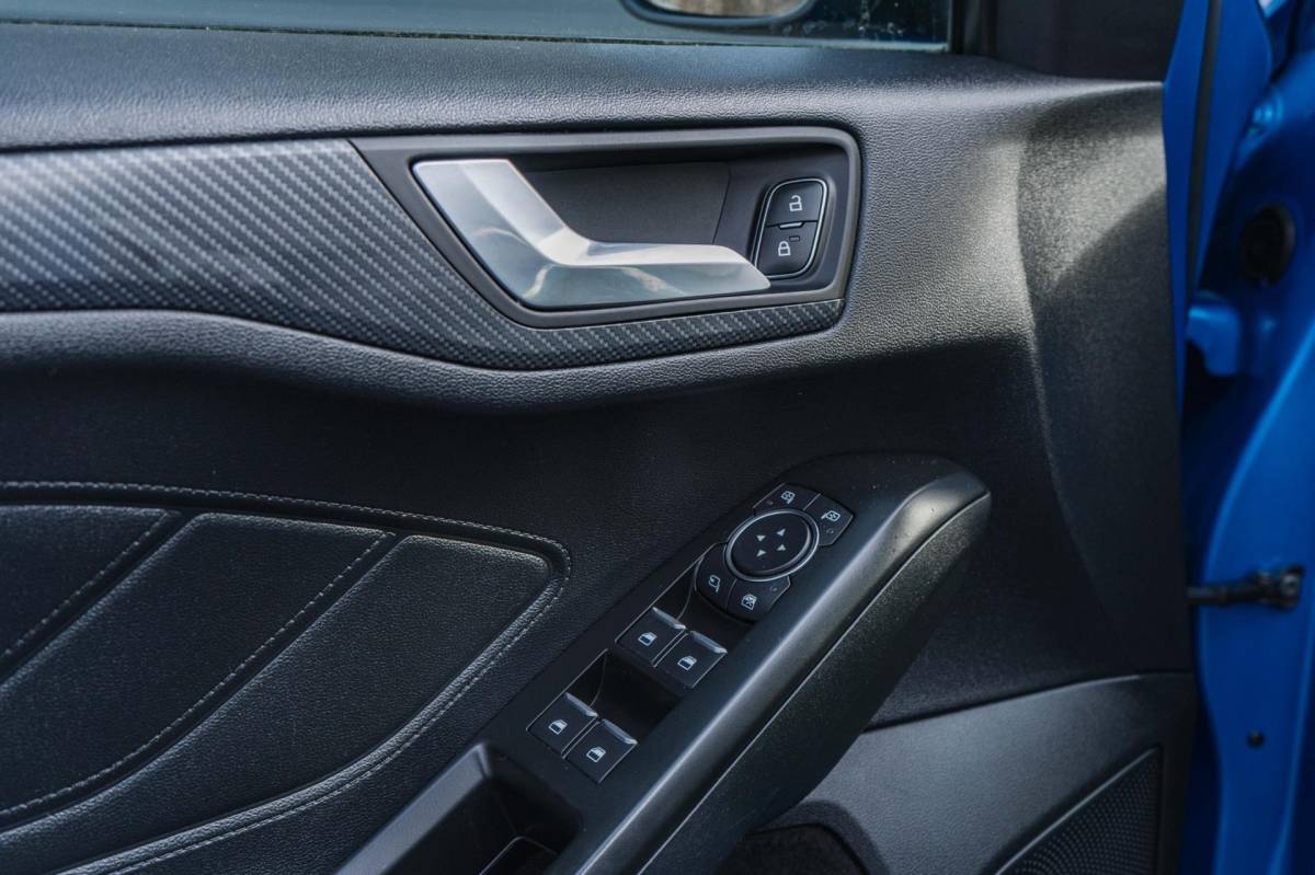 Ford Focus Ford FOCUS 1.5 EcoBoost ST Line X / Automaat / Pano / Winter pack!