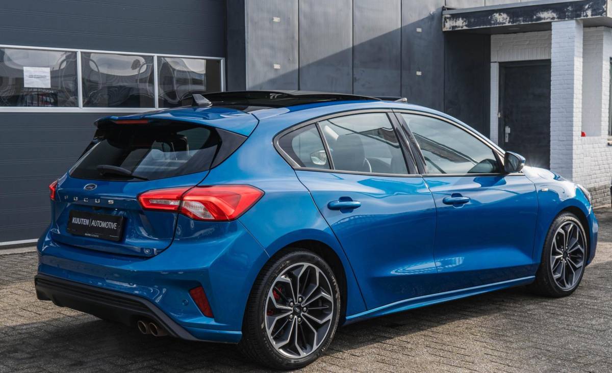 Ford Focus Ford FOCUS 1.5 EcoBoost ST Line X / Automaat / Pano / Winter pack!
