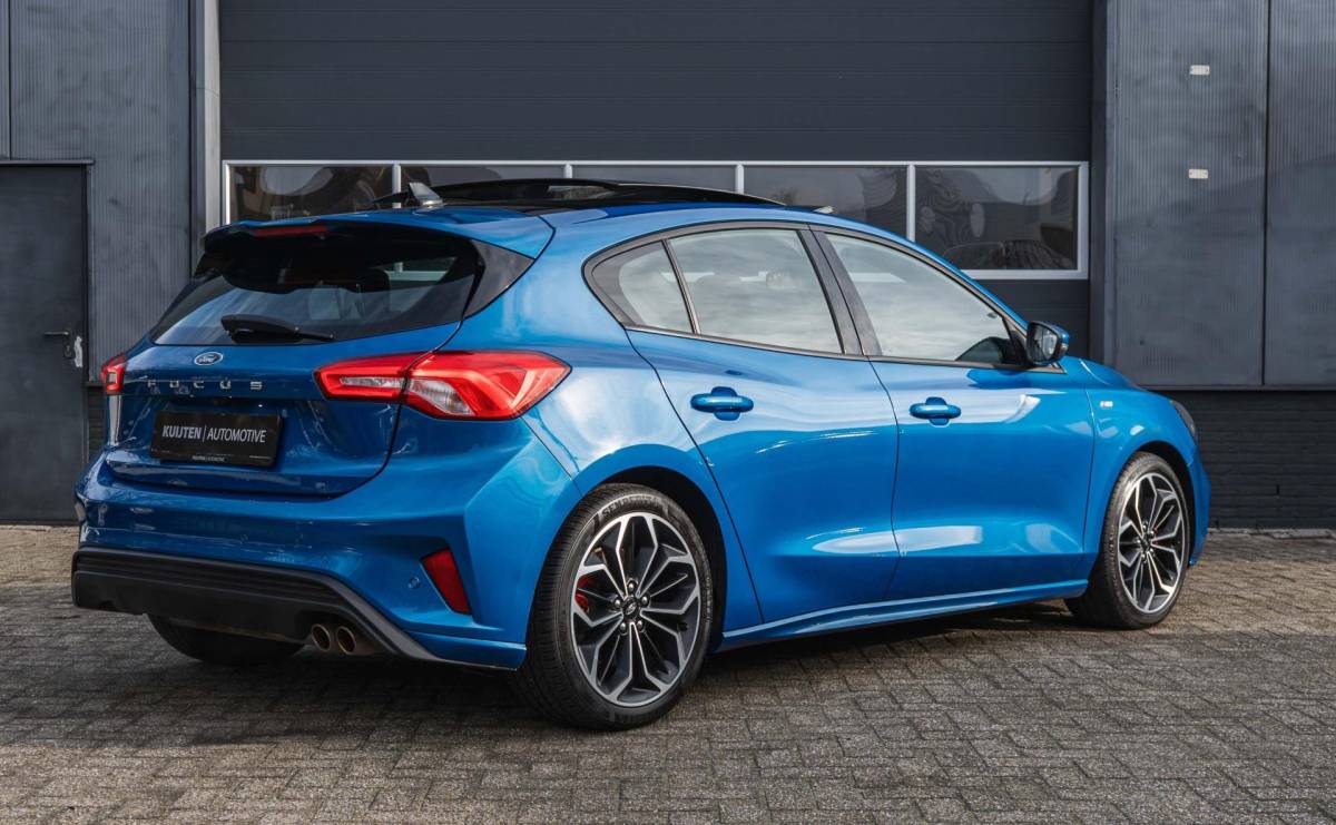 Ford Focus Ford FOCUS 1.5 EcoBoost ST Line X / Automaat / Pano / Winter pack!
