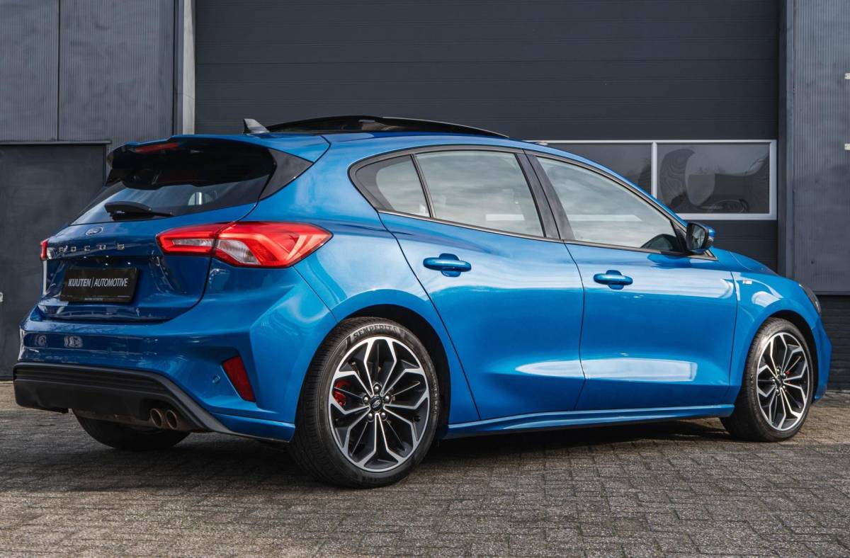 Ford Focus Ford FOCUS 1.5 EcoBoost ST Line X / Automaat / Pano / Winter pack!