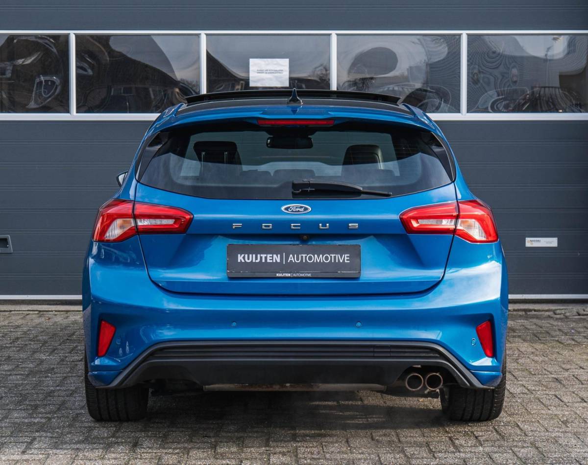 Ford Focus Ford FOCUS 1.5 EcoBoost ST Line X / Automaat / Pano / Winter pack!
