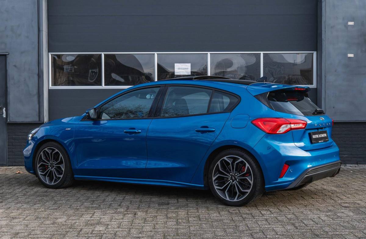 Ford Focus Ford FOCUS 1.5 EcoBoost ST Line X / Automaat / Pano / Winter pack!