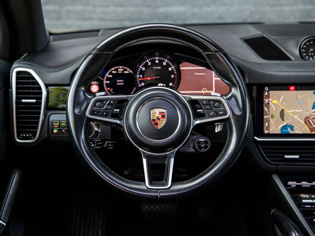 Porsche Cayenne Porsche Cayenne 3.0 V6 340PK Pano Stoelkoeling Bose ACC Sport Chrono Led Matrix 360 Camera Softclose Luchtvering Trekhaak