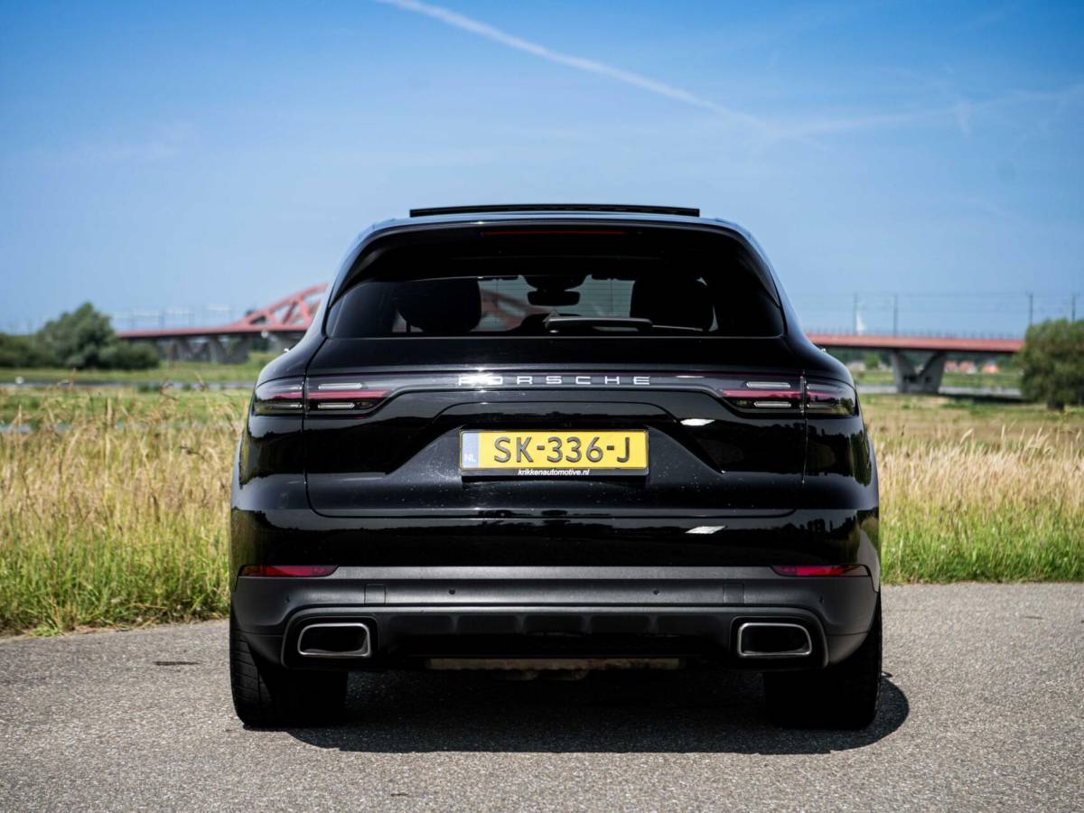 Porsche Cayenne Porsche Cayenne 3.0 V6 340PK Pano Stoelkoeling Bose ACC Sport Chrono Led Matrix 360 Camera Softclose Luchtvering Trekhaak