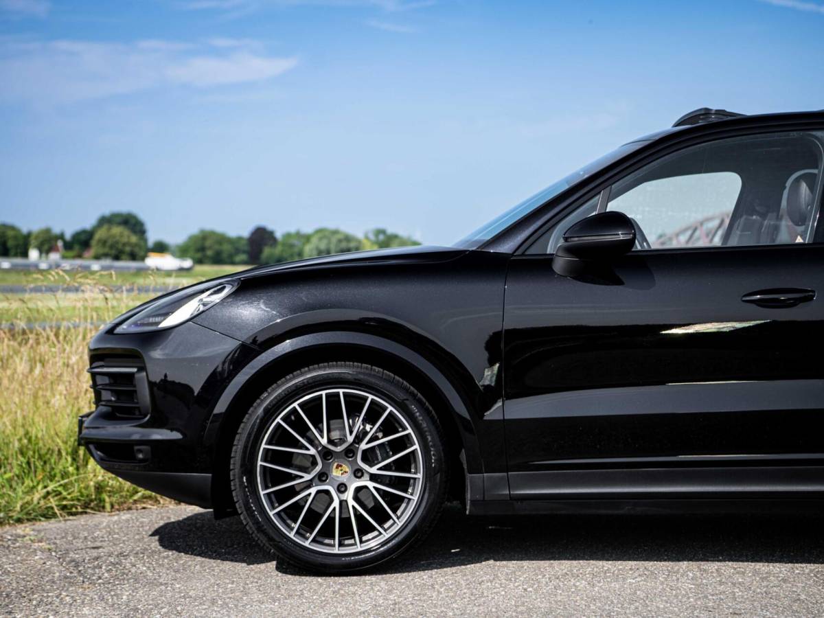Porsche Cayenne Porsche Cayenne 3.0 V6 340PK Pano Stoelkoeling Bose ACC Sport Chrono Led Matrix 360 Camera Softclose Luchtvering Trekhaak