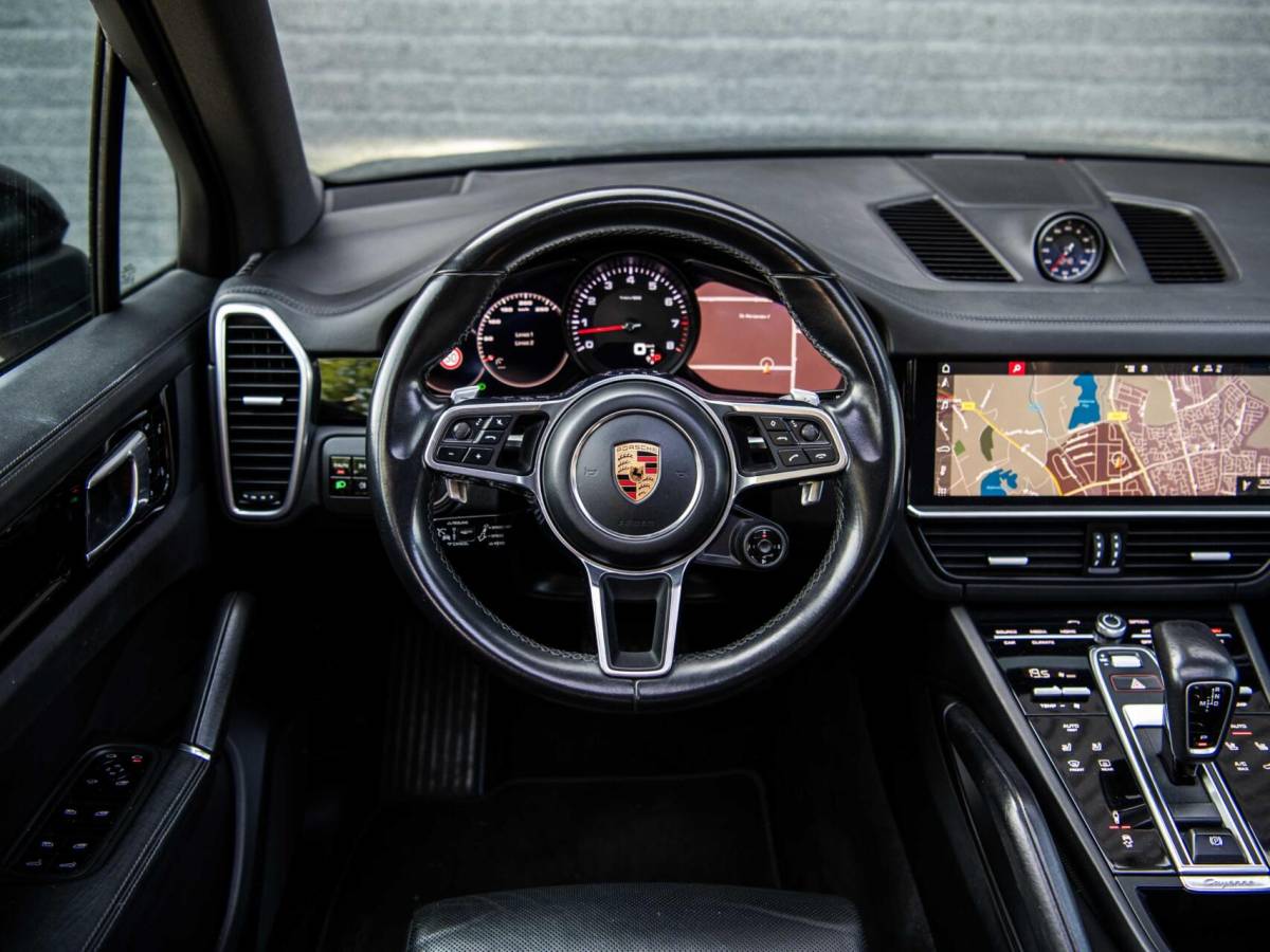 Porsche Cayenne Porsche Cayenne 3.0 V6 340PK Pano Stoelkoeling Bose ACC Sport Chrono Led Matrix 360 Camera Softclose Luchtvering Trekhaak