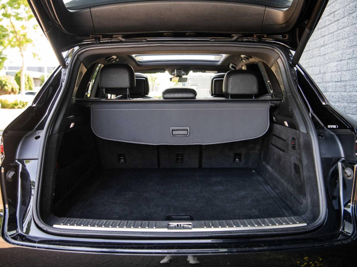 Porsche Cayenne Porsche Cayenne 3.0 V6 340PK Pano Stoelkoeling Bose ACC Sport Chrono Led Matrix 360 Camera Softclose Luchtvering Trekhaak