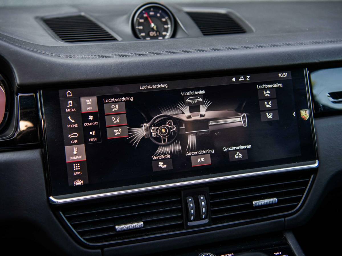 Porsche Cayenne Porsche Cayenne 3.0 V6 340PK Pano Stoelkoeling Bose ACC Sport Chrono Led Matrix 360 Camera Softclose Luchtvering Trekhaak