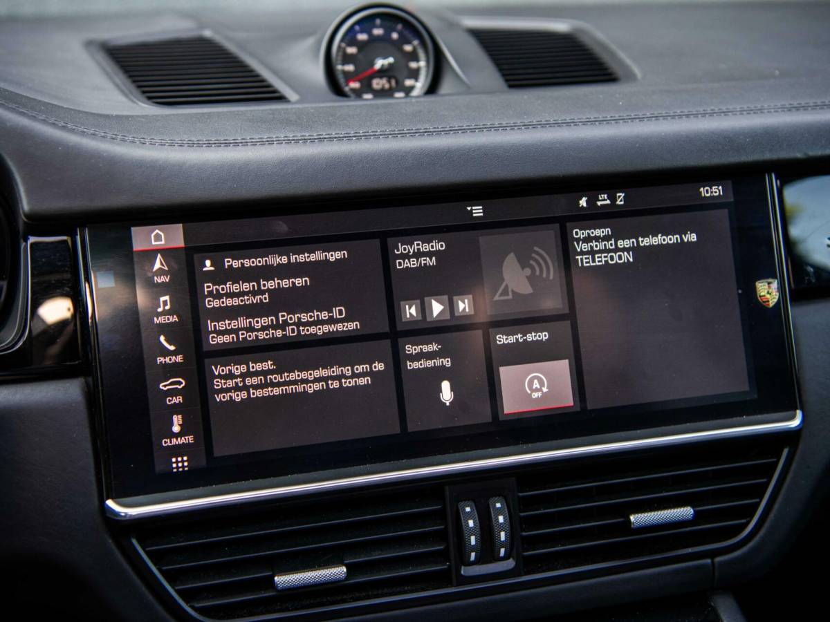 Porsche Cayenne Porsche Cayenne 3.0 V6 340PK Pano Stoelkoeling Bose ACC Sport Chrono Led Matrix 360 Camera Softclose Luchtvering Trekhaak