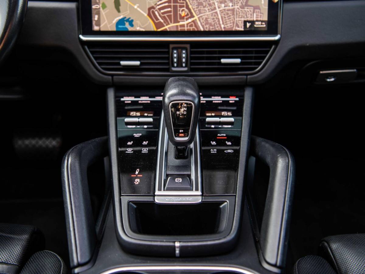 Porsche Cayenne Porsche Cayenne 3.0 V6 340PK Pano Stoelkoeling Bose ACC Sport Chrono Led Matrix 360 Camera Softclose Luchtvering Trekhaak