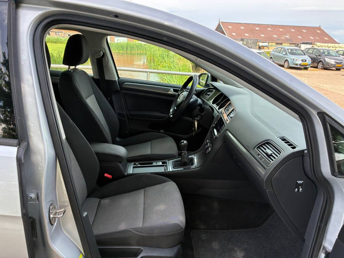 Volkswagen Golf Volkswagen Golf 1.2 TSI Trendline | Airco + Navi nu € 8.975,-!!