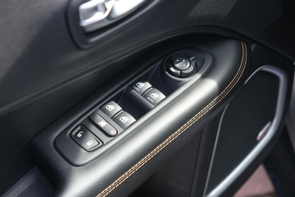 Jeep Compass Jeep Compass 1.4 MultiAir 170pk 4×4 Aut. Limited | Navi | App Connect | Winter Pack | Leather Pack | Keyless | Beats Audio | Camera