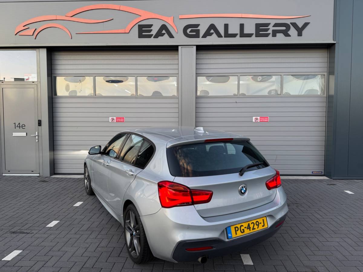 BMW 1 Serie BMW 1-serie 118i Corporate Executive M-Sport NAP