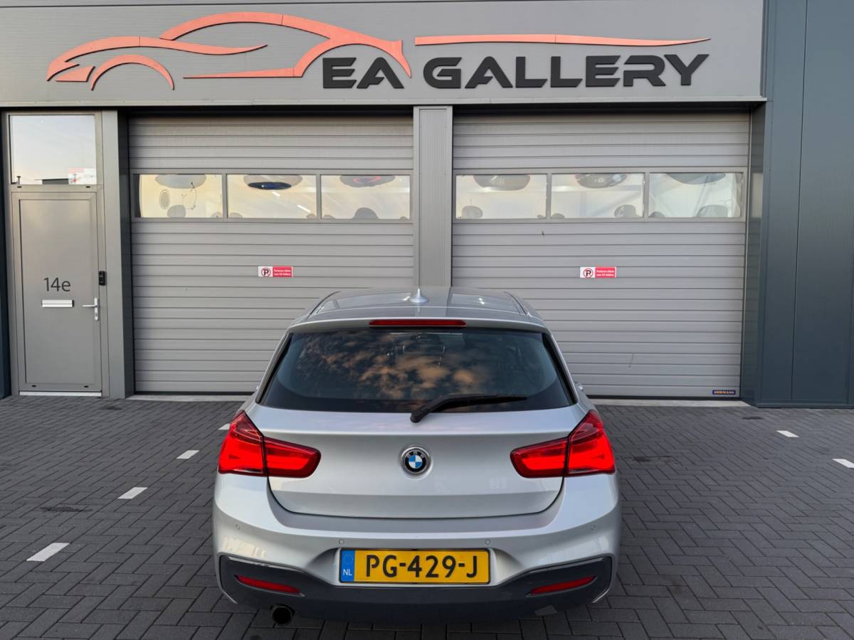 BMW 1 Serie BMW 1-serie 118i Corporate Executive M-Sport NAP