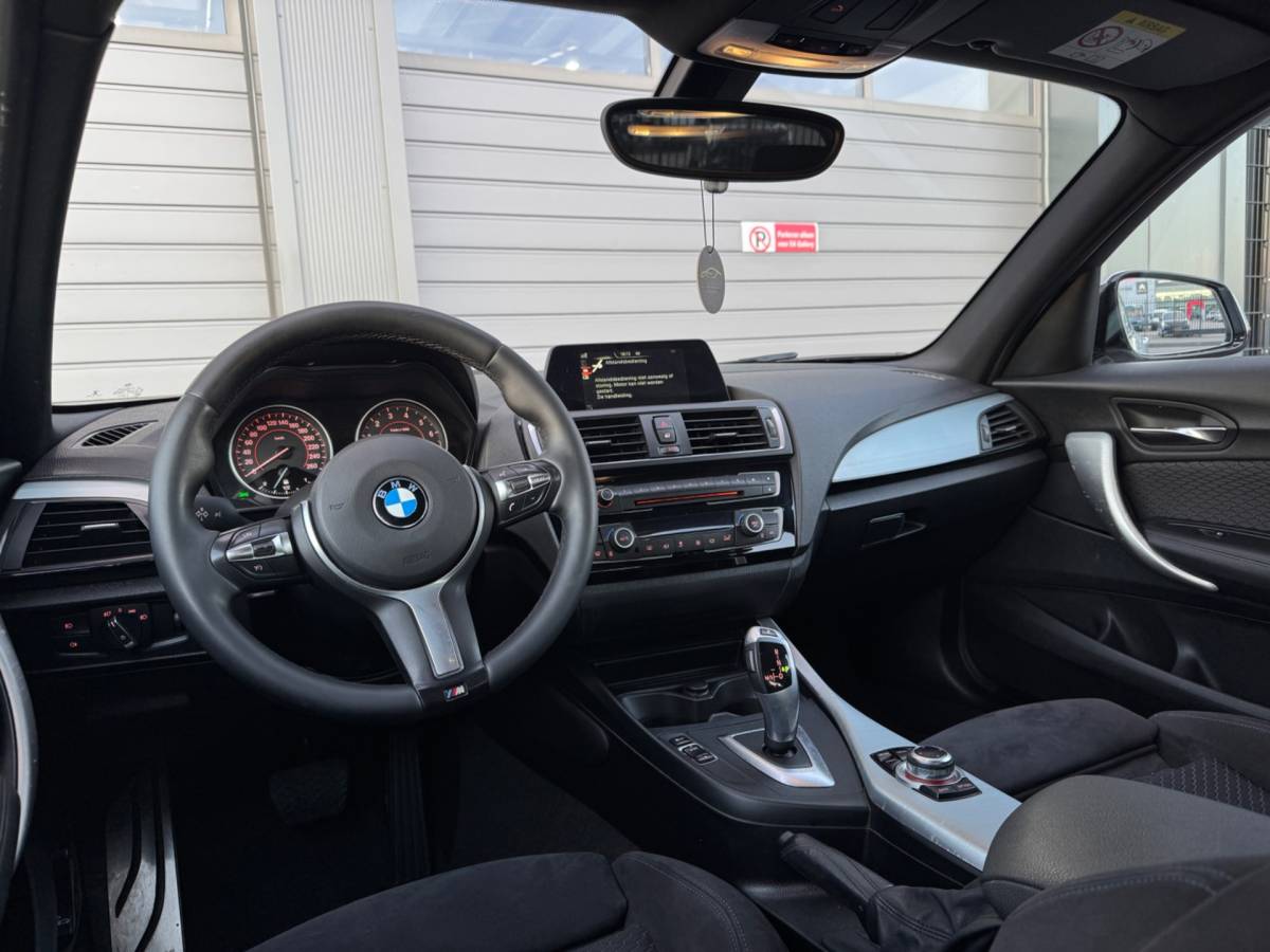BMW 1 Serie BMW 1-serie 118i Corporate Executive M-Sport NAP