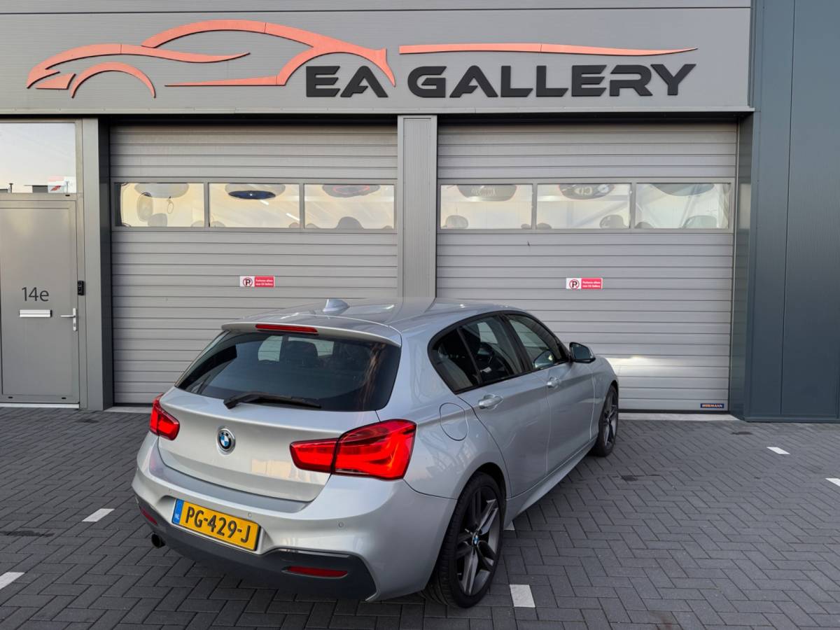 BMW 1 Serie BMW 1-serie 118i Corporate Executive M-Sport NAP