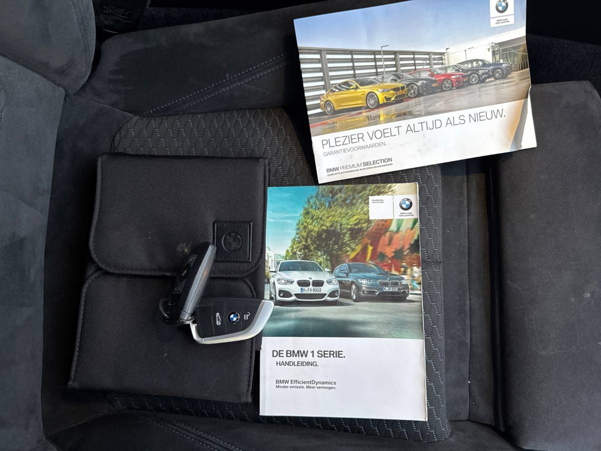 BMW 1 Serie BMW 1-serie 118i Corporate Executive M-Sport NAP