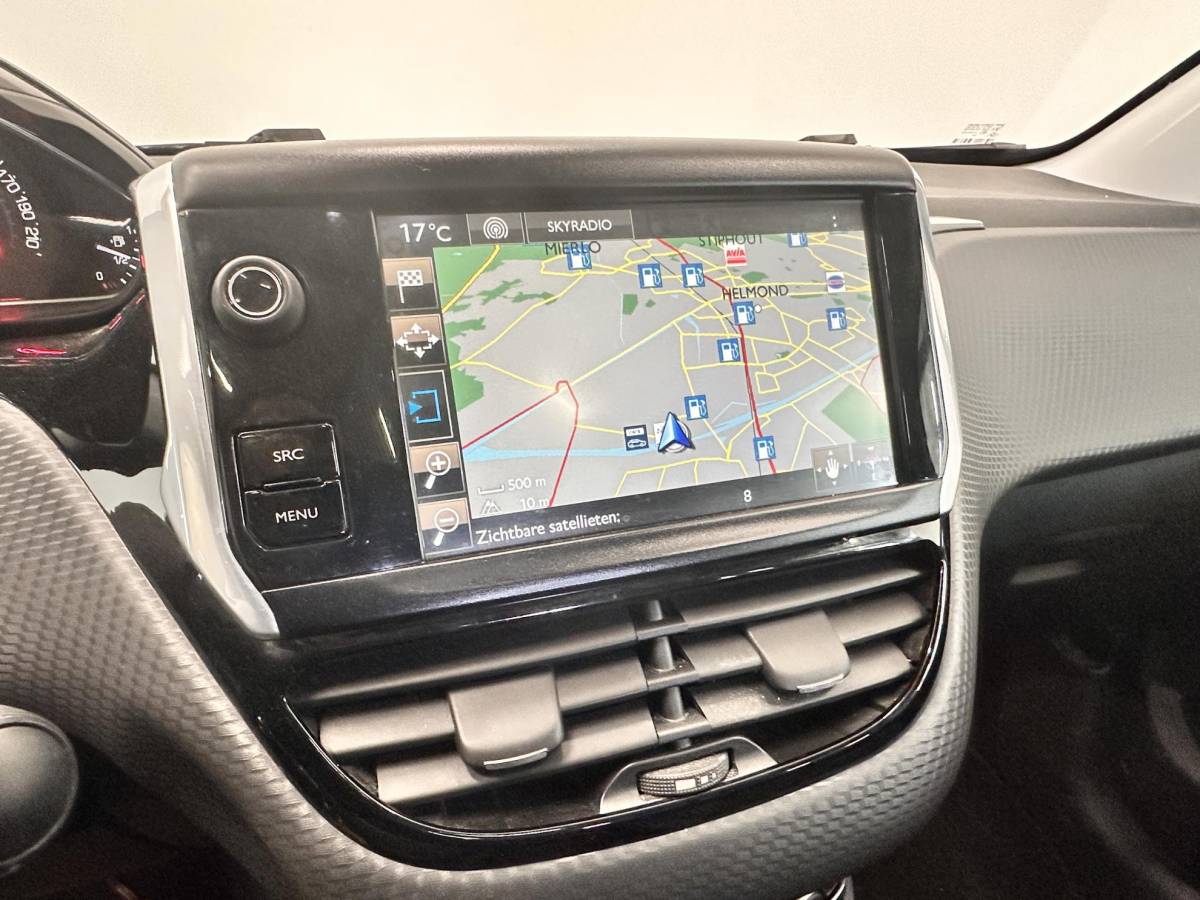 Peugeot 2008 Peugeot 2008 1.2 PureTech Allure Automaat Panoramadak Navigatie Cruise Control Airco 16″ LM Velgen