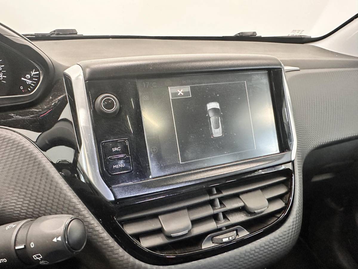 Peugeot 2008 Peugeot 2008 1.2 PureTech Allure Automaat Panoramadak Navigatie Cruise Control Airco 16″ LM Velgen