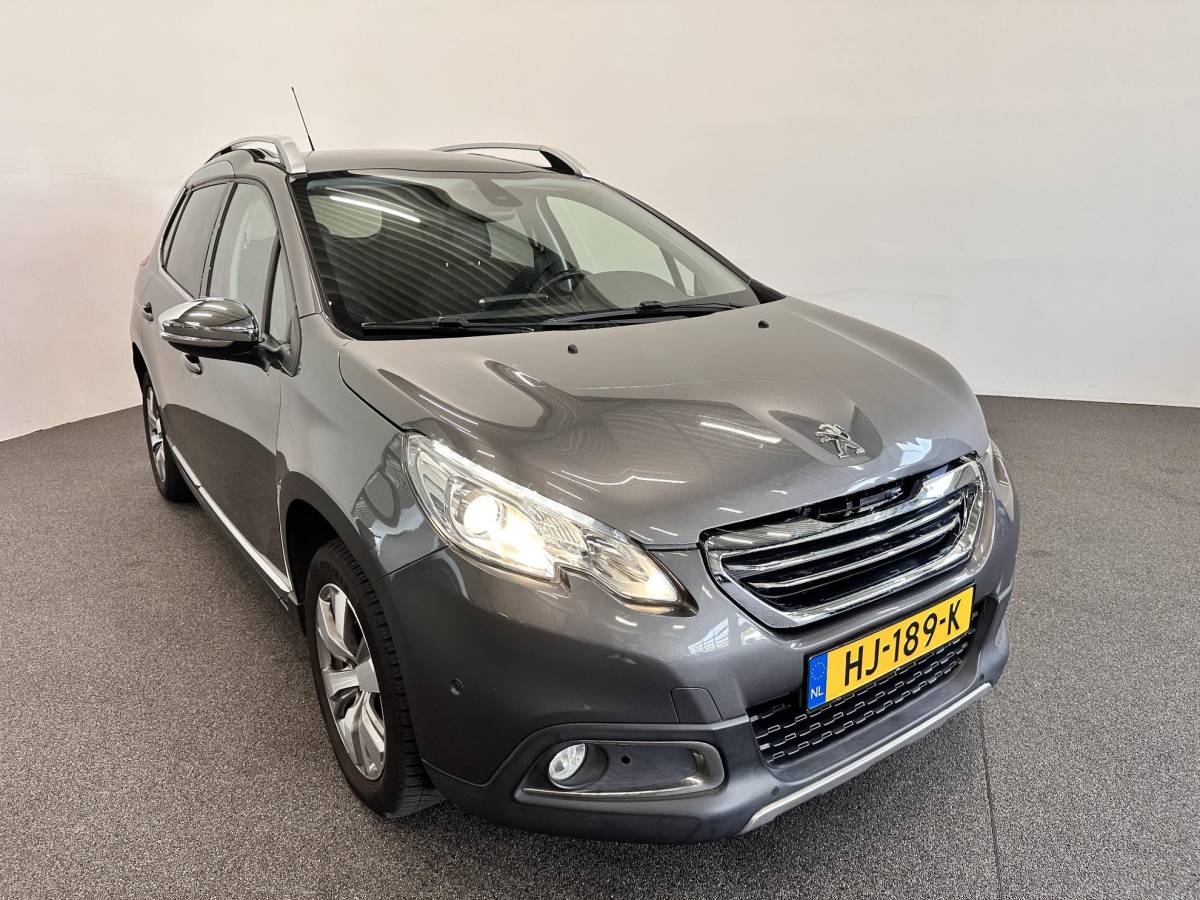 Peugeot 2008 Peugeot 2008 1.2 PureTech Allure Automaat Panoramadak Navigatie Cruise Control Airco 16″ LM Velgen