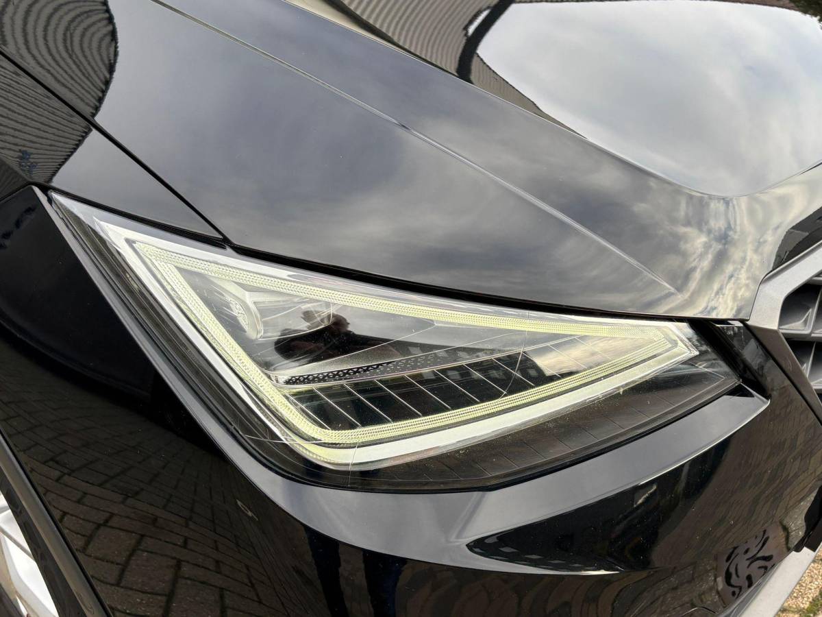 SEAT Arona SEAT Arona 1.0 TSI FR Trekhaak Camera Groot Navischerm Carplay Cruise Led