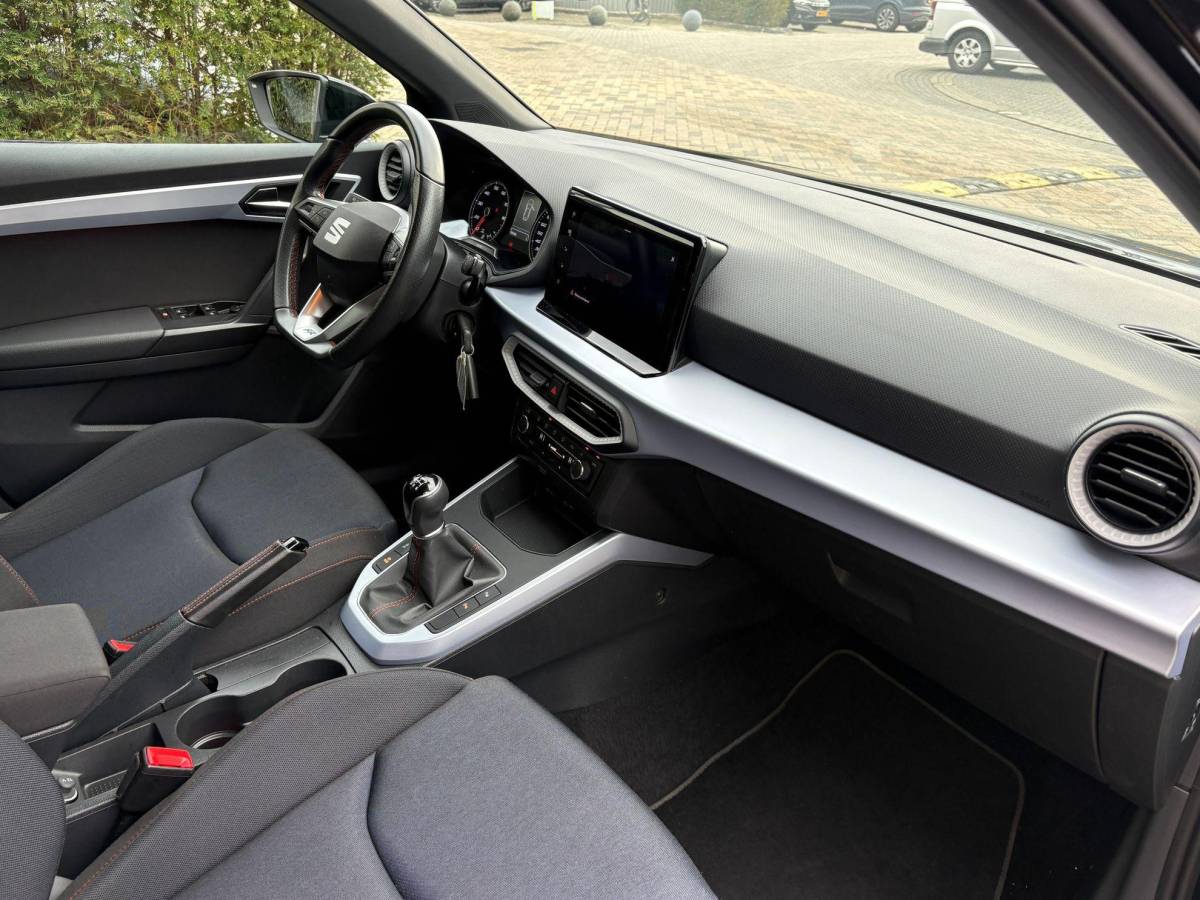 SEAT Arona SEAT Arona 1.0 TSI FR Trekhaak Camera Groot Navischerm Carplay Cruise Led