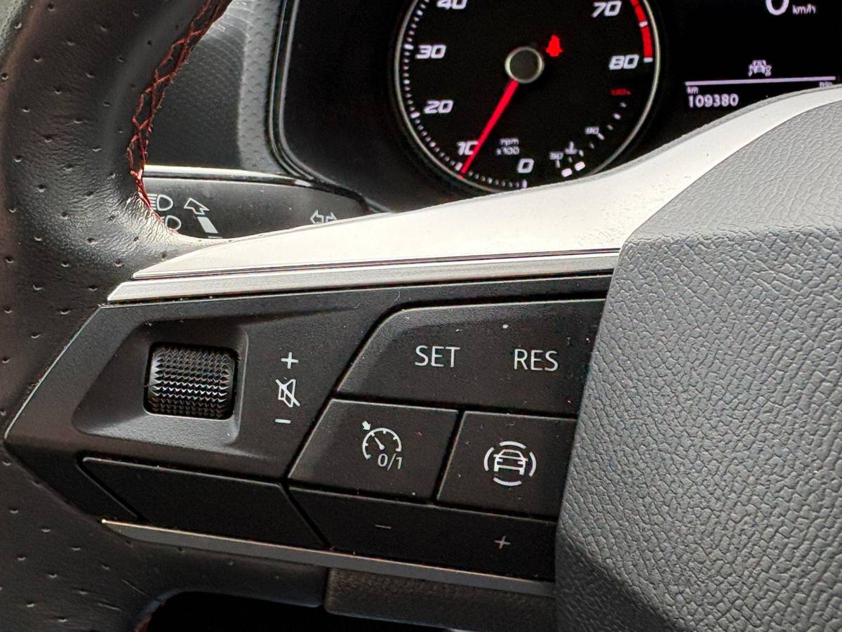 SEAT Arona SEAT Arona 1.0 TSI FR Trekhaak Camera Groot Navischerm Carplay Cruise Led