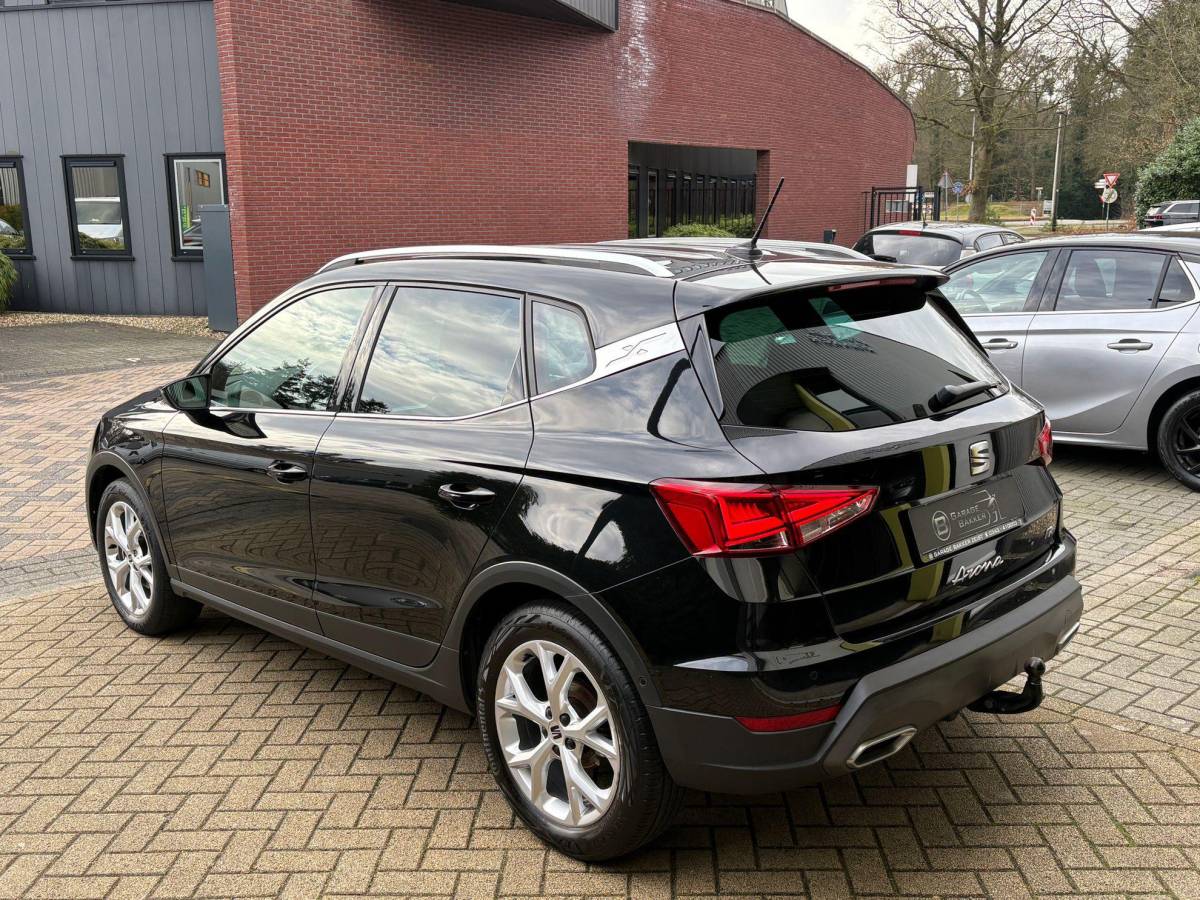 SEAT Arona SEAT Arona 1.0 TSI FR Trekhaak Camera Groot Navischerm Carplay Cruise Led