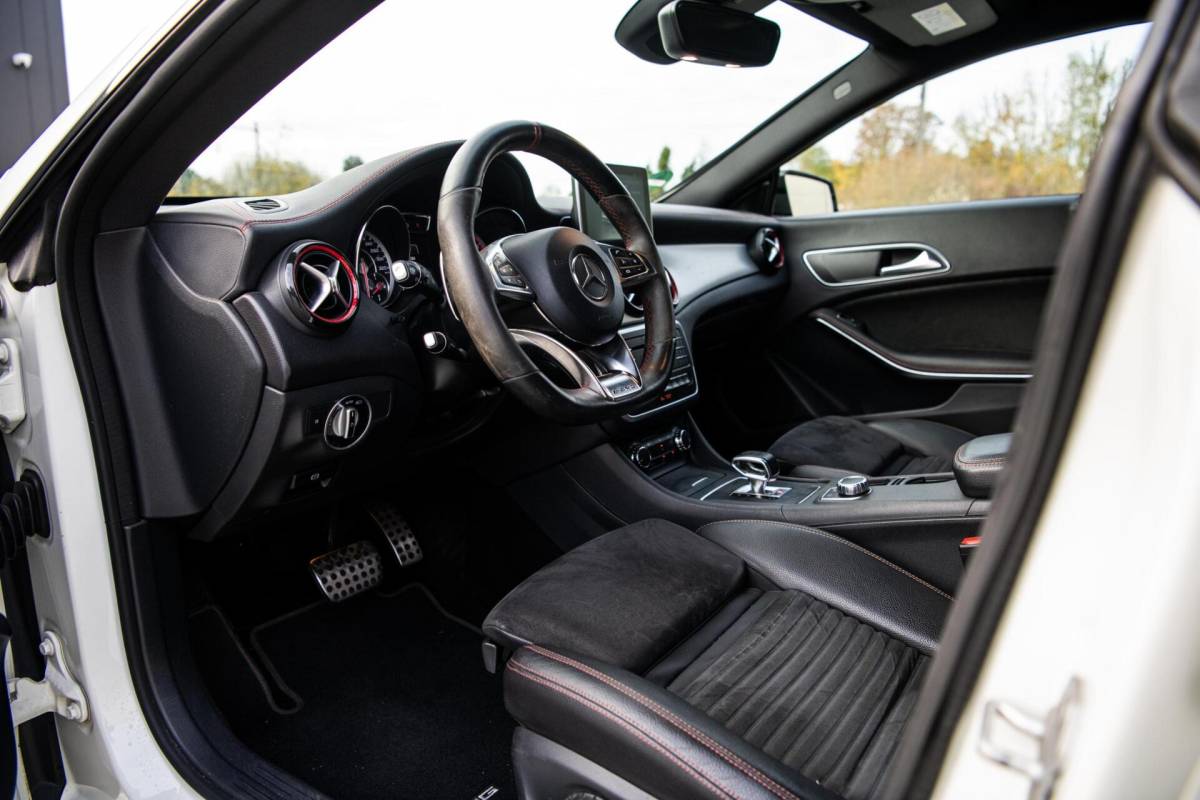 Mercedes-Benz CLA Mercedes CLA 45 AMG 361PK Shooting Brake 4MATIC Xenon Navi Stoelverwarming