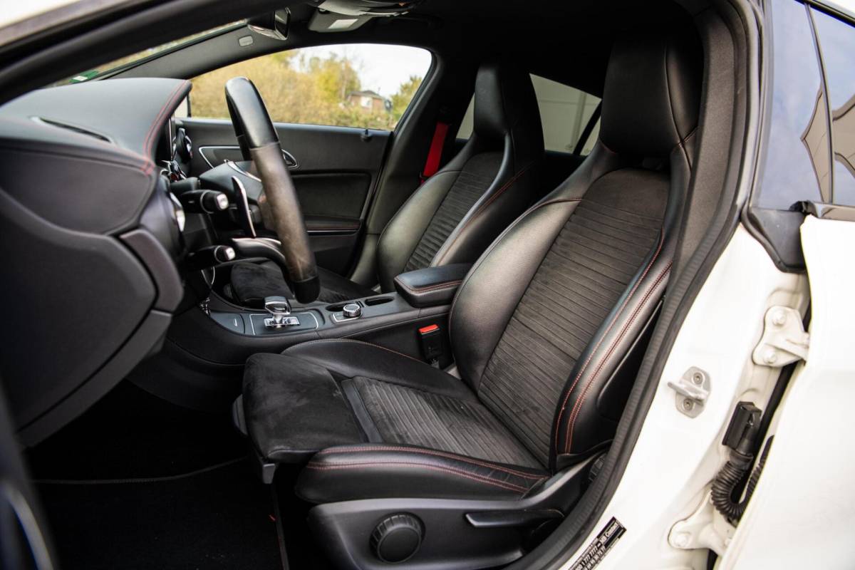 Mercedes-Benz CLA Mercedes CLA 45 AMG 361PK Shooting Brake 4MATIC Xenon Navi Stoelverwarming