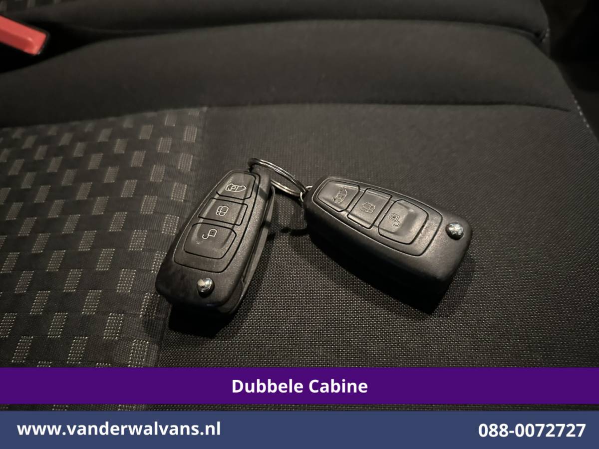 Ford Transit Custom Ford Transit Custom 2.0 TDCI 131pk L2H1 Dubbele Cabine Euro6 Airco | 6-Zits | LED | Cruisecontrol | Parkeersensoren Achterklep, 2800kg trekvermogen