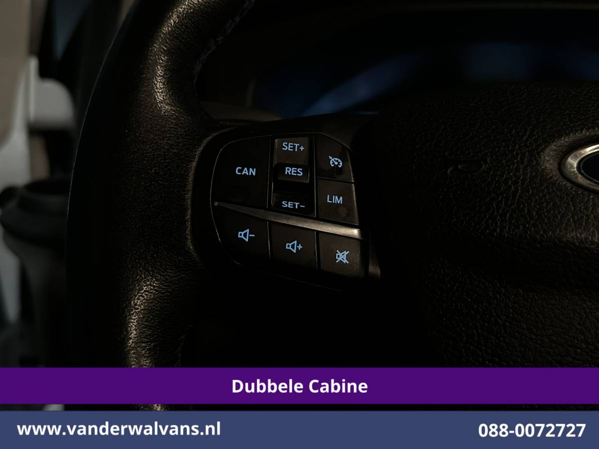 Ford Transit Custom Ford Transit Custom 2.0 TDCI 131pk L2H1 Dubbele Cabine Euro6 Airco | 6-Zits | LED | Cruisecontrol | Parkeersensoren Achterklep, 2800kg trekvermogen