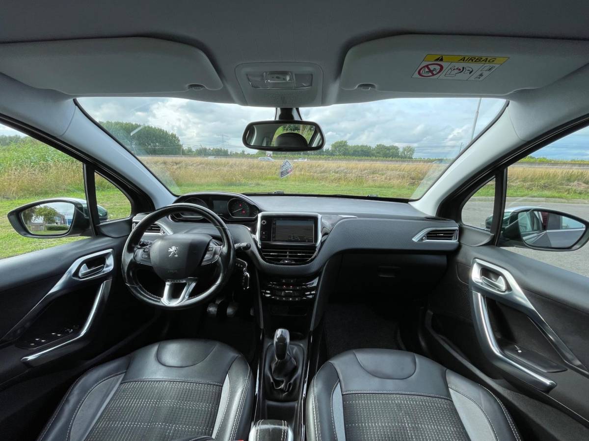 Peugeot 2008 Peugeot 2008 1.2 PureTech Active, Cruise, Pdc, Navi, Lmv, Half leder, Climate control, Goed oh, Mooie kmstand!
