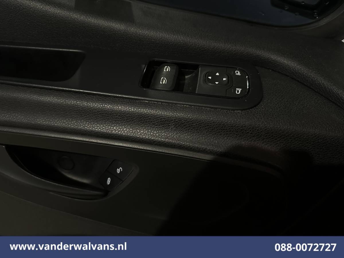 Mercedes-Benz Sprinter Mercedes-Benz Sprinter 317 CDI 170pk L3H2 Euro6 Airco | Camera | Apple Carplay | Android Auto Bijrijdersbank