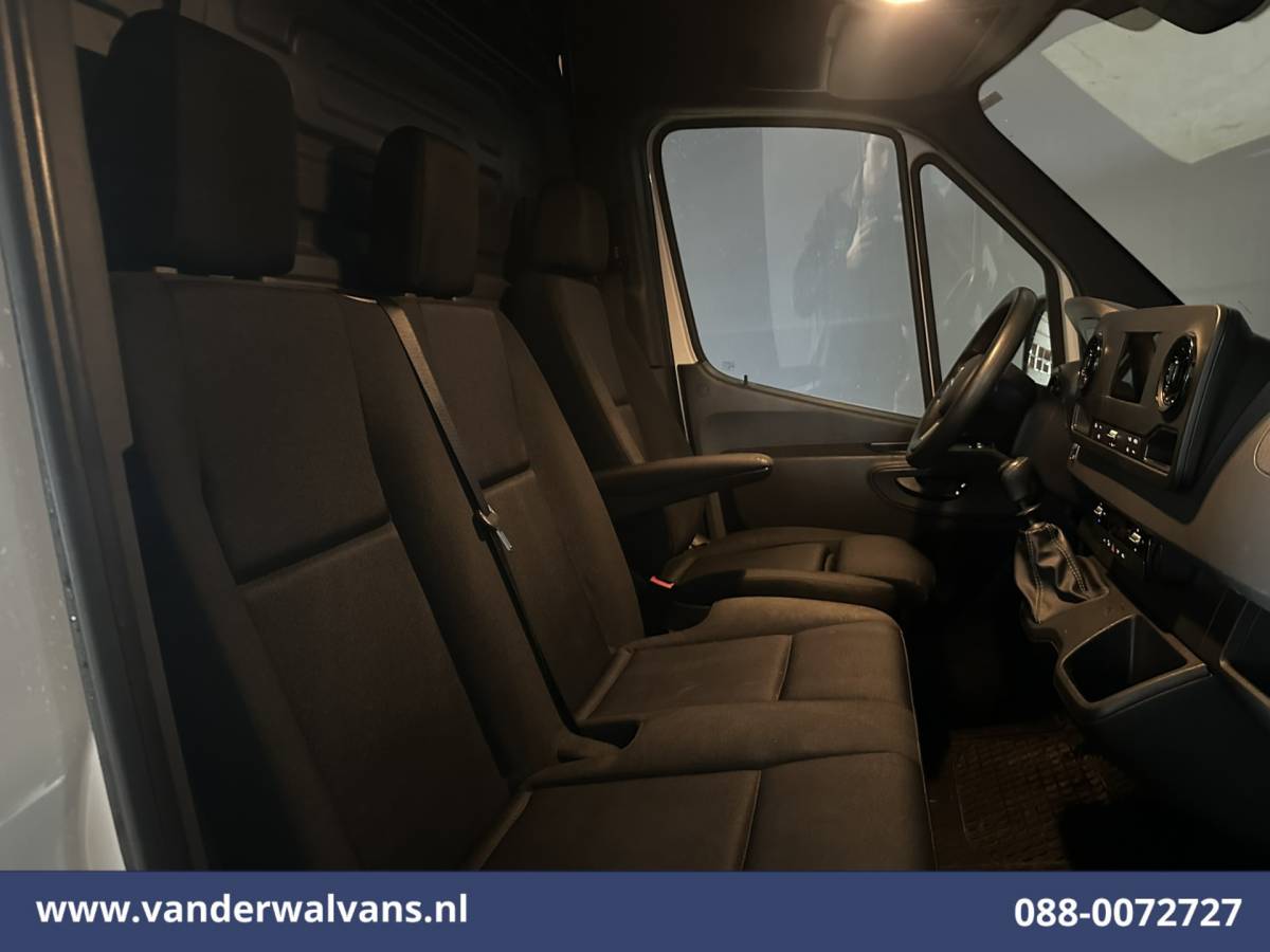 Mercedes-Benz Sprinter Mercedes-Benz Sprinter 317 CDI 170pk L3H2 Euro6 Airco | Camera | Apple Carplay | Android Auto Bijrijdersbank