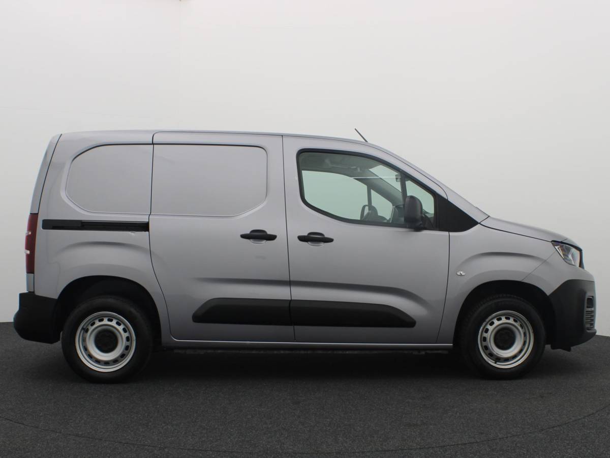 Peugeot Partner Peugeot Partner 1.5 BlueHDi 100 S&S L1 3 PERS / CARPLAY / NAVI / AIRCO / PDC / BLUETOOTH / CRUISE / NL-AUTO