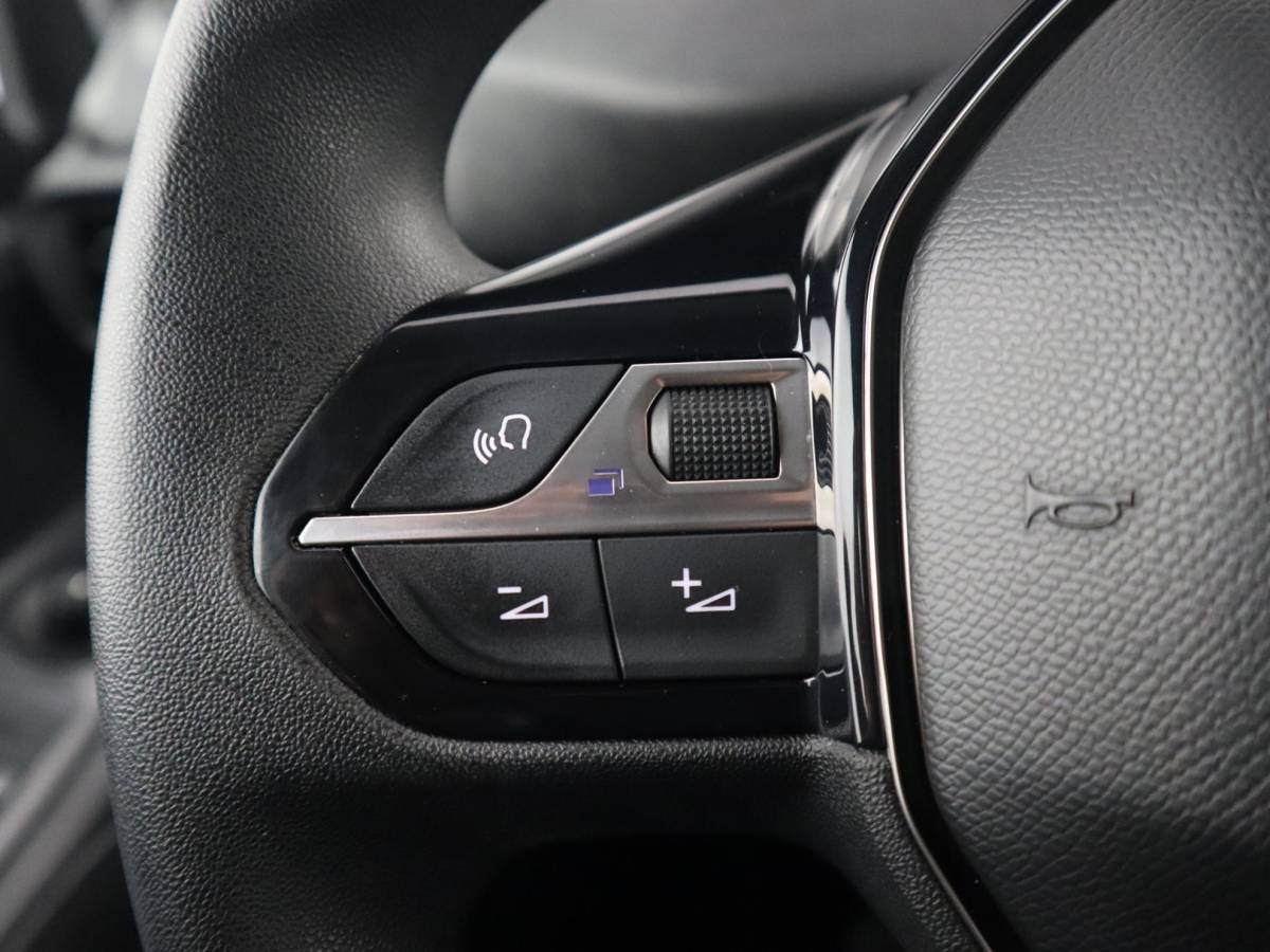 Peugeot Partner Peugeot Partner 1.5 BlueHDi 100 S&S L1 3 PERS / CARPLAY / NAVI / AIRCO / PDC / BLUETOOTH / CRUISE / NL-AUTO
