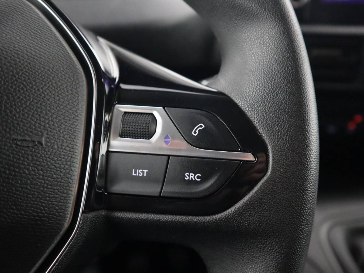 Peugeot Partner Peugeot Partner 1.5 BlueHDi 100 S&S L1 3 PERS / CARPLAY / NAVI / AIRCO / PDC / BLUETOOTH / CRUISE / NL-AUTO