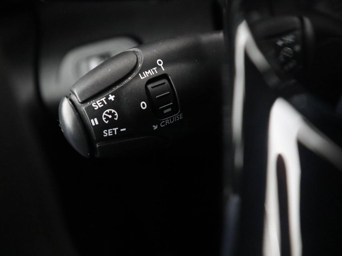 Peugeot Partner Peugeot Partner 1.5 BlueHDi 100 S&S L1 3 PERS / CARPLAY / NAVI / AIRCO / PDC / BLUETOOTH / CRUISE / NL-AUTO