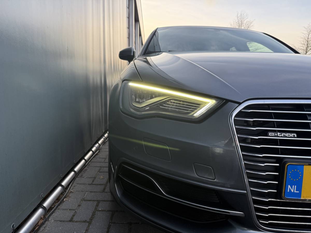 Audi A3 Audi A3 Sportback BWJ 2015 1.4 e-tron225 PK  PHEV Ambition Pro Line plus FULL LED | CAMER | HALF LEDER | NAVI | CLIMA | CRUISE | LMV | PDC