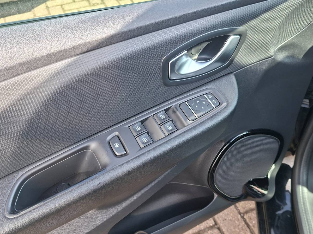 Renault Clio Renault Clio 0.9 TCe Limited PDC Navi Airco Cruise Isofix
